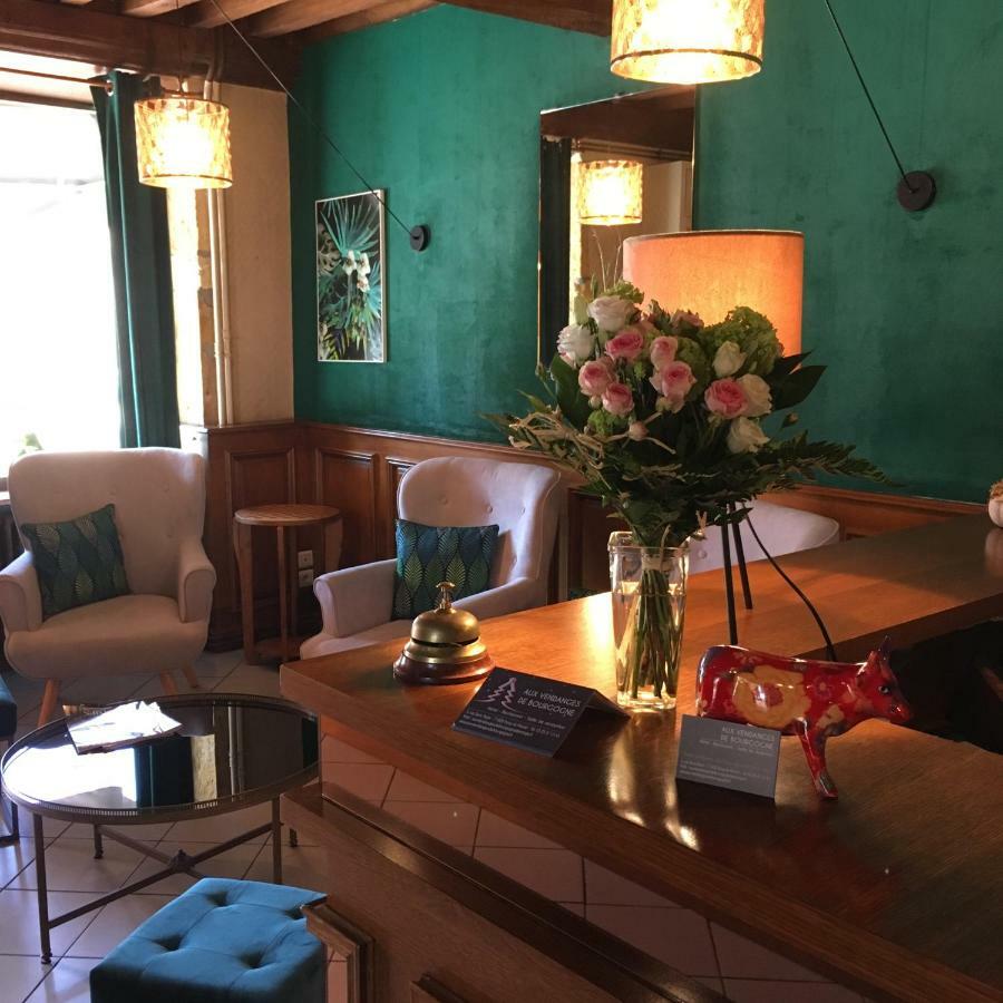 Hotel Aux Vendanges De Bourgogne Паре-ле-Моньяль Экстерьер фото